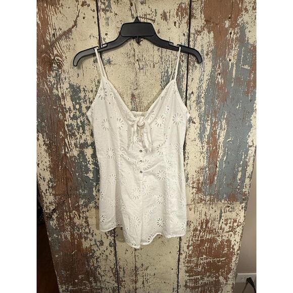 NWT Forever 21 white eyelet shorts romper overall size medium - Picture 1 of 5
